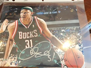 charlie villanueva signed 8x10 autographed uconn connecticut huskies bucks nba - Picture 1 of 1