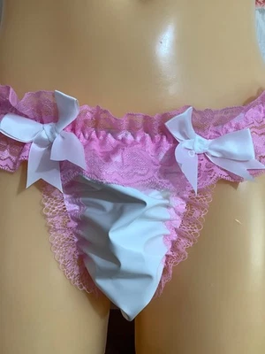 Sissy PVC weiß und rosa Spitze Rüschen Tanga Höschen 30/50 - Bild 1 von 4