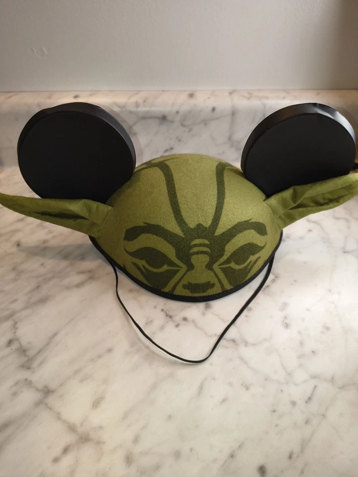 Boné chapéu orelhas de Mickey Mouse Yoda parques da Disney oficial Star Wars - Imagem 1 de 4