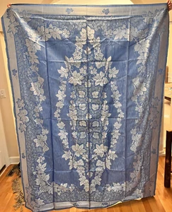 GORGEOUS SHIMMERY BLUE SILVER LEAVES AND IVY TABLECLOTH 59" x 78" - Picture 1 of 6