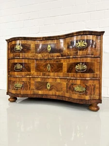 Kommode Barock Nussbaum 1770 Restauriert  Handpoliert München - Bild 1 von 8