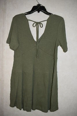 Совершенно новый GB зеленый завязанный назад v-образным вырезом ребристый вязаный платье с коротким рукавом - Изображение 1 из 4