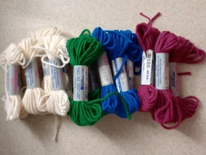 16 Skeins J.P. Coats Plastic Canvas Yarn 10 Yd Each Acrylic Vintage New, Variety - Picture 1 of 2