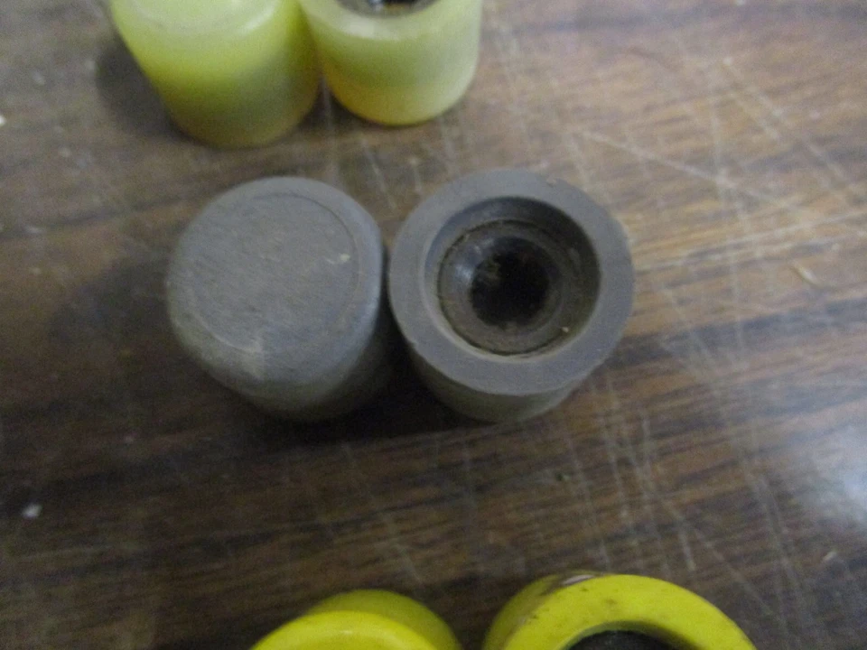 Par de puntas de tornillo de martillo cargadas con plomo Safe-T-Grip pequeñas EE. UU. 1" de diámetro Foto 1 de 1