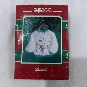 Enesco Christmas Ornament #1 Coach weiß grün Sweatshirt Pfeifenbox 90er Sport - Bild 1 von 3