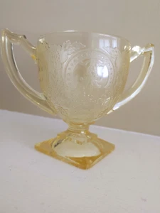 Vintage Depression Glas Nummer 612 "Hufeisen" Zuckerdose in gelb - Bild 1 von 4