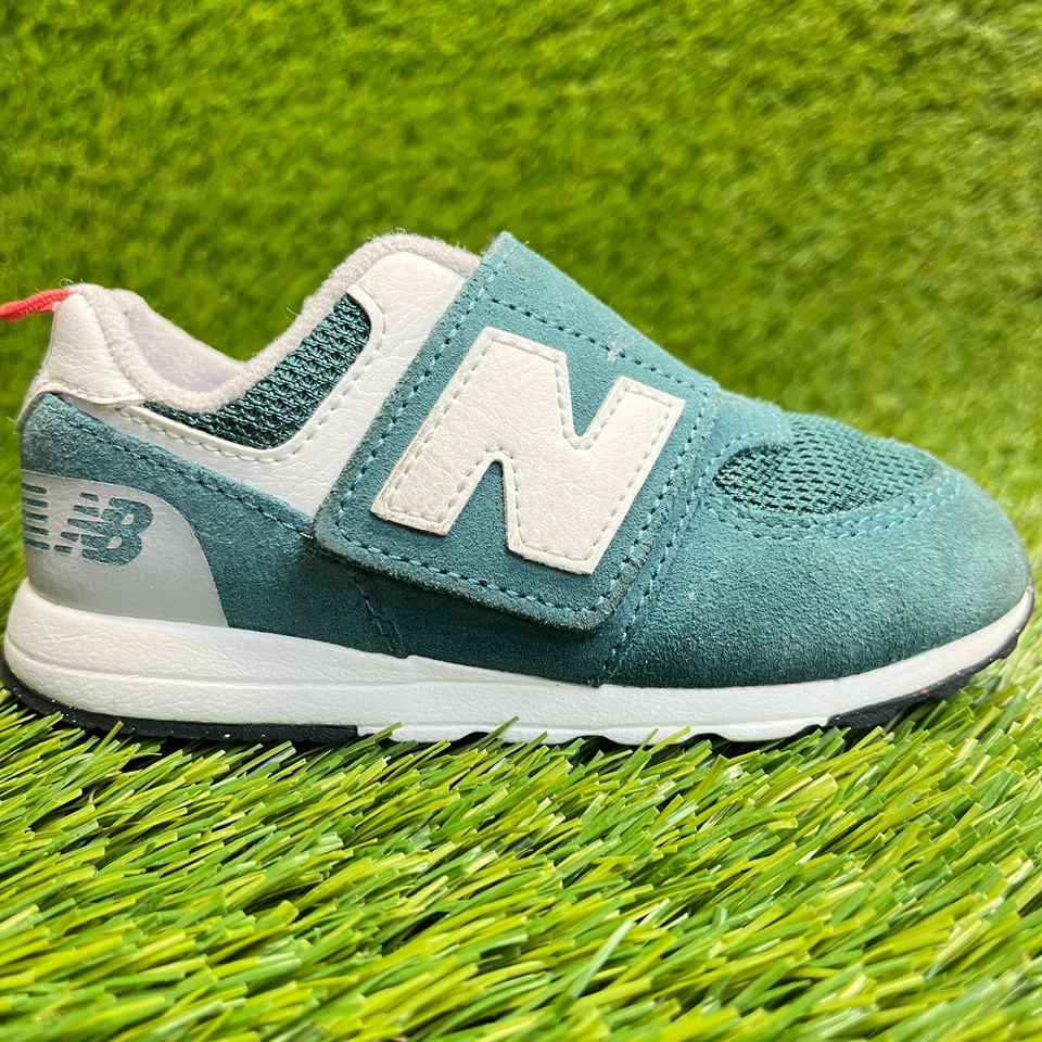 New Balance 574 Boys Size 8C Green White Athletic Running Walking Shoes Sneakers - Image 1 of 4