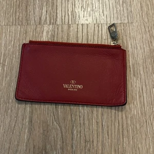 Estuche para tarjetas Valentino Garavani Estuche para monedas Cuero Piel de becerro Rojo H59 - Imagen 1 de 6