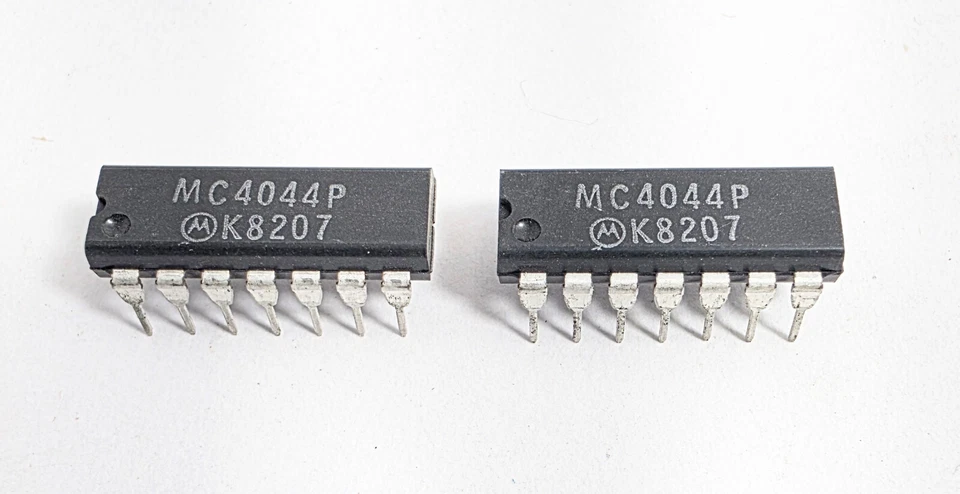 Motorola MC4044P Phase Frequency Detector: 14-Pin DIP: NOS: 2/Lot - Image 1 of 1