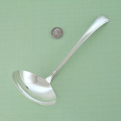 Cucharón de salsa SERENITY de plata esterlina internacional sin mono 6 1/2" de largo Foto 1 de 4