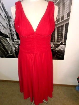 JS BOUTIQUE BRIGHT RED PLEATED BUST COCKTAIL DRESS SIZE 14M - Image 1 of 3