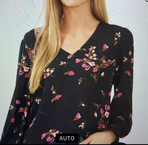 🌸NWT CeCe Long Sleeve V-Neck Tie Sleeve Blouse with Ruffles - Medium 🌸 - Picture 1 of 4