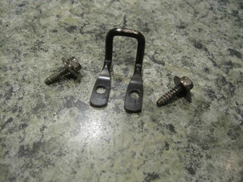 2004-06 GMC Canyon Chevrolet Colorado Glove Box Latch Striker OEM Foto 1 de 1