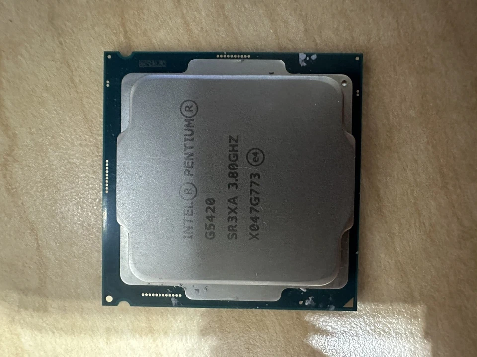 Intel Pentium Gold G5420 3.8 GHz Dual-core LGA1151 | Fast Ship, US Seller! - Image 1 of 1