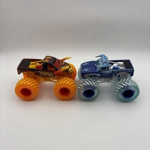 Monster Jam Fire And Ice Zombie And El Toro Loco Walmart Special Edition Rare - Bild 1 von 16