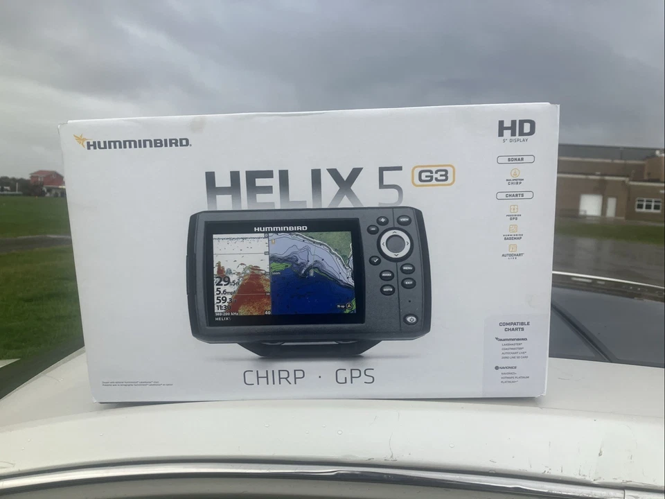 Helix 5 G3 GPS Fish Finder with Transducer & Dual Spectrum Chirp Sonar - Image 1 of 4