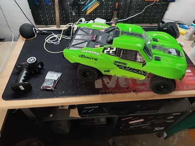 Arrma Fury 2wd Neuwertig Inkl. Brushless Combo sensored bis 4S von Hobbywing  - Bild 1 von 4