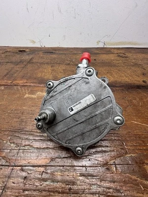 Bomba de vacío motor BMW 550i 650i 750i M5 M6 X5 N63 S63 11668605976 OEM Foto 1 de 4