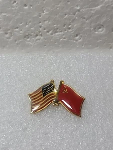 USA American USSR Russia Friendship Flag Enamel Lapel Pin Single Clutch Back - Picture 1 of 4