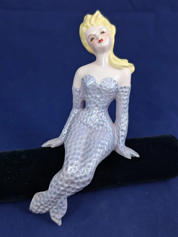 VESTIDO FLORENCE CERÁMICA MERRYMAID RUBIO GRIS SENTADO ASTILLADO EN NARIZ Foto 1 de 4