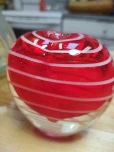 Murano Glas mundgeblasene Knospe Vase Briefbeschwerer Herz innen rot/weiß Wirbel - Bild 1 von 13