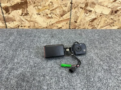 VOLVO XC90 2016-2025 HEBILLA DE CINTURÓN DE SEGURIDAD DEL LADO DEL PASAJERO DELANTERO DERECHO OEM Foto 1 de 4