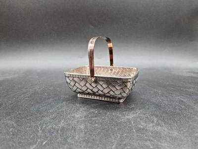 Cesta tejida plateada Raimond con asa, pequeña vintage Japón Foto 1 de 4