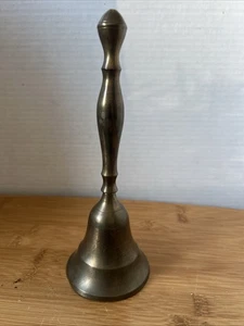 "Campana de cena vintage de latón macizo hecha a mano hecha en la India 8"" Estate MCM" - Imagen 1 de 4
