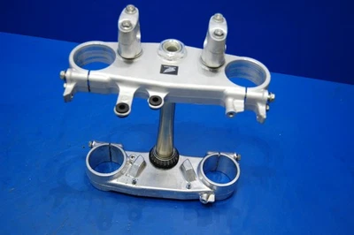 CRF250X 2005 04-17 OEM TRIPLE ÁRBOL DIRECCIÓN DELANTERA VÁSTAGO HORQUILLA ABRAZADERA 53219-KSC-000 Foto 1 de 4