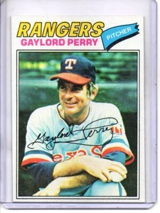 Topps #152 1977 Gaylord Perry Texas Rangers (Salón de la Fama) - Imagen 1 de 2