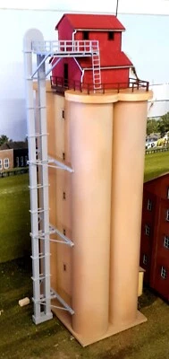Temora Flour Mill Grain Silos. HO Scale - Image 1 of 2
