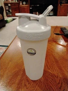 BlenderBottle Classic 28 fl oz Shaker Flasche Shakes Pre Workout weiß - Bild 1 von 6