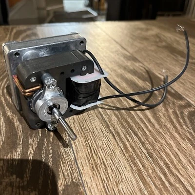 Двигатель редуктора подачи весла угольной печи Alaska S-038M - Изображение 1 из 4