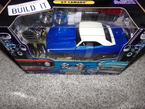 1/24  MUSCLE MACHINES BUILD IT  1969 CAMARO MODEL KIT BLUE - Picture 1 of 4