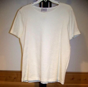 Weißer Damenpullover mit geprägter Blumen von Ashley Brent (Größe Medium) (Neu aus altem Lagerbestand) - Bild 1 von 4