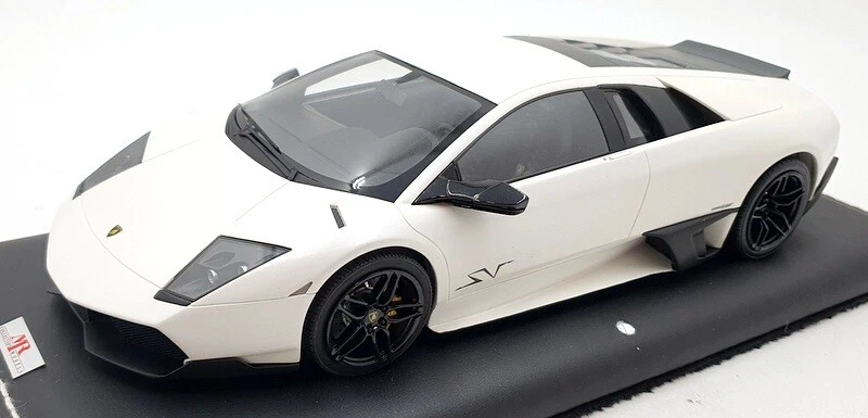 MR Models 1/18 Scale LAMBO02FWA - Lamborghini Murcielago SV - White - Image 1 of 4
