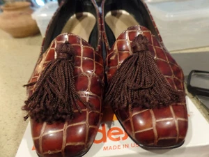 MAGDESIAN BRAUNE DAMEN-HALBSCHUHE MIT QUASTE, GRÖSSE 7W - Bild 1 von 7