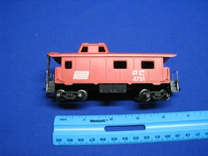 HO Scale Tyco Penn Central Caboose - Freight Train - Picture 1 of 4