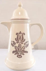 Vintage Pfaltzgraff Village Tall 48 Oz Beverage Server With Lid - Model 490 - Picture 1 of 7