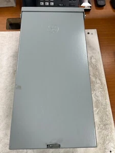 👀 GE GENERAL ELECTRIC 100 AMP CIRCUIT BREAKER ENCLOSURE 240 VAC TYPE 3R TQC100R - Picture 1 of 17