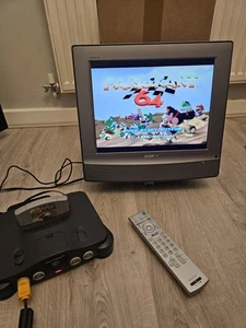 Sony Bravia KDL-15G2000 15" Inch LCD TV Retro Gaming Television & Remote Control - Picture 1 of 7
