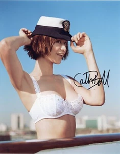 Catherine Bell - signiertes Farbfoto + COA - Bild 1 von 2