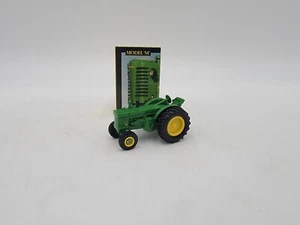Ertl - 1/64 Scale Diecast - John Deere Model 'M' Farm Tractor - 1947 to 1952 - Picture 1 of 8