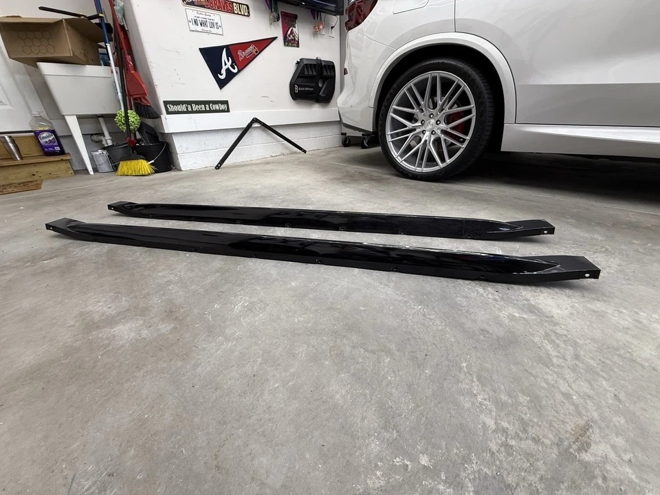 Faldón lateral de competición original 2021-2024 para BMW G82 G83 M4 negro brillante Foto 1 de 4