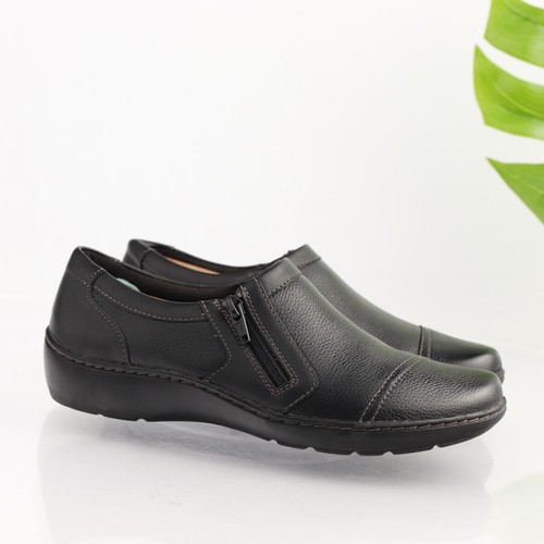 Mocassino Clarks donna Cora Giny taglia 7 LARGO nero pelle zip scarpe basse