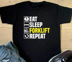 T-shirt carrello elevatore per dormire ripetizione licenza camion divertente papà regalo di Natale top - Foto 1 di 1