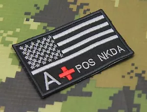 2 pezzi BLOOD TYPE A B AB O POS NEG NKDA ESERCITO MILITARE USD BANDIERA CUCIRE SU TOPPA 3X2" - Foto 1 di 1