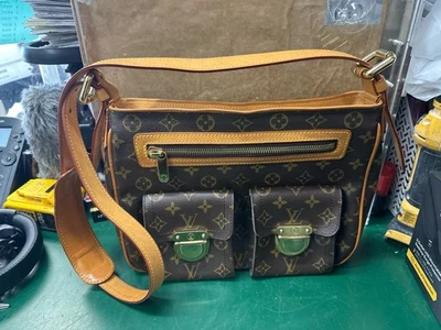 Louis Vuitton LV наплечная сумка M40045 Hudson GM коричневый монограмма (E10045431) - Изображение 1 из 4