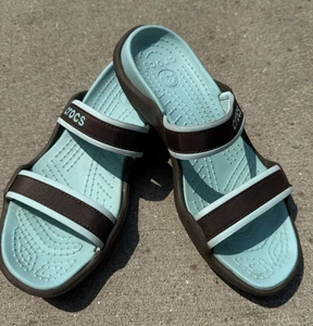Crocs Petra Damen-Sandalen 2 Riemen braun türkis blau Größe 8 Pantoletten Flip-Flops - Bild 1 von 13