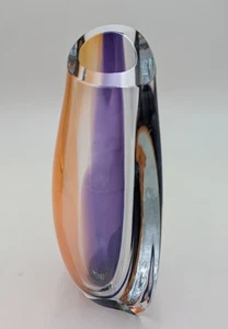 Jarrón de orquídea Kosta Boda, púrpura bajo firmado - Imagen 1 de 8